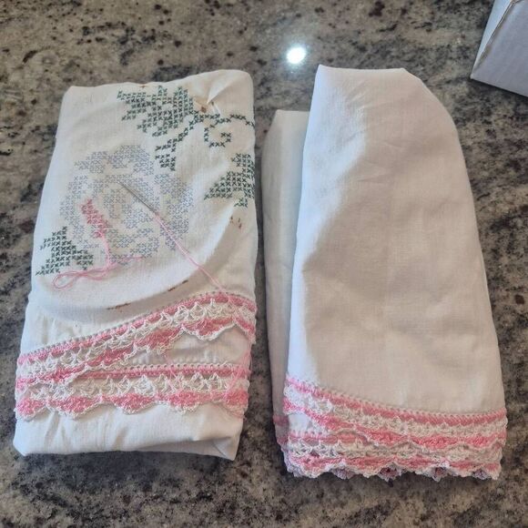 Pillowcases (2), White Cotton, Vintage Pink Variegated Crochet Cross Stitch Star - Picture 6 of 14